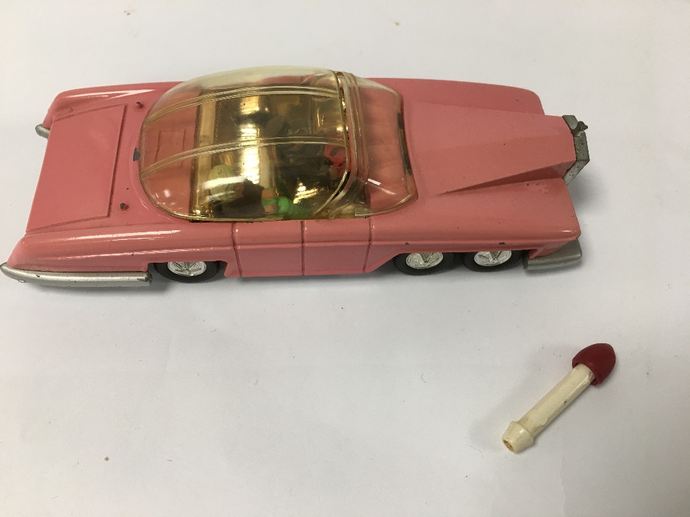 AN EARLY ISSUE DINKY TOYS 100 LADY PENELOPE FAB 1 FROM THUNDERBIRDS, IN ORIGINAL BOX - Image 4 of 4