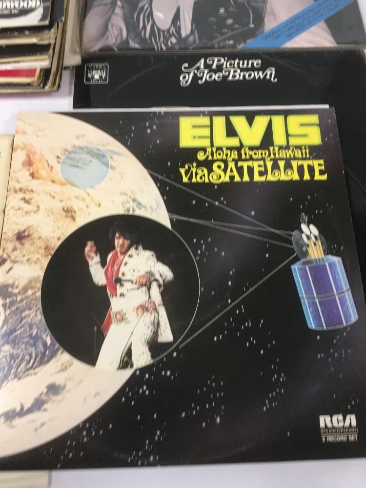 LARGE COLLECTION OF VINTAGE VINYL ALBUMS INCLUDING ELVIS, THE BEATLES AND MORE - Image 4 of 6
