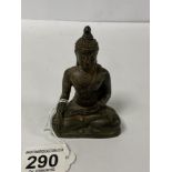 A SMALL BRONZED FIGURE OF A SEATED BUDDHA, 10.5CM HIGH