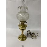 A VINTAGE BRASS OIL LAMP CONVERTED TO ELECTRICITY, 61CM HIGH