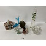 A GROUP OF ASSORTED ITEMS, INCLUDING A MURANO STYLE GLASS FISH, A GALILEO GLASS DESK BAROMETER,