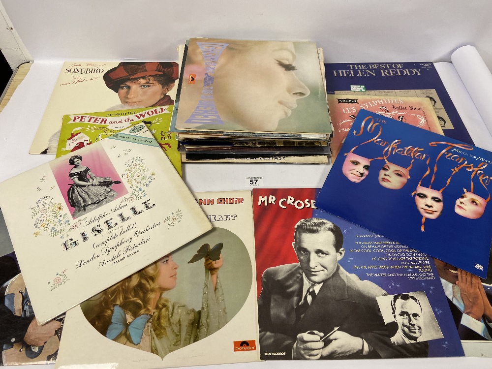 A GROUP OF VINTAGE VINYL RECORDS/ALBUMS