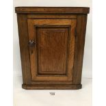 A 19TH CENTURY MINIATURE OAK CORNER CUPBOARD, 44CM HIGH BY 19.5CM DEEP