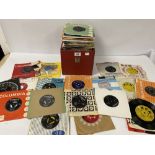 A VERY LARGE QUANTITY OF 1960S VINTAGE VINYL 45 SINGLES RECORDS INCLUDING BUDDY HOLLY AND OTHERS,