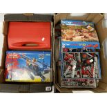 A BOX OF MIXED FISHER TECHNIK TOYS, SOME WITH BOXES, TOGETHER WITH A MECCANO JUNIOR SET