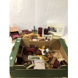 A VERY LARGE QUANTITY OF VINTAGE DOLLS' HOUSE FURNITURE IN TWO BOXES
