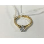 AN 18CT YELLOW GOLD SOLITAIRE DIAMOND RING, THE DIAMOND APPROX 0.15CT, RING SIZE L, 3.2G IN WEIGHT