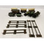 A COLLECTION OF EARLY MODEL TRAINS, INCLUDING MECCANO HORNBY SERIES LOCO WITH CARRIAGE, BAVARIAN