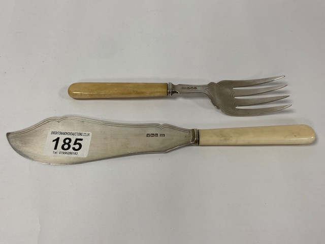 A PAIR OF SILVER FISH SERVERS, HALLMARKED SHEFFIELD 1926 BY HARRISON BROTHERS, 27CM LONG - Image 2 of 4