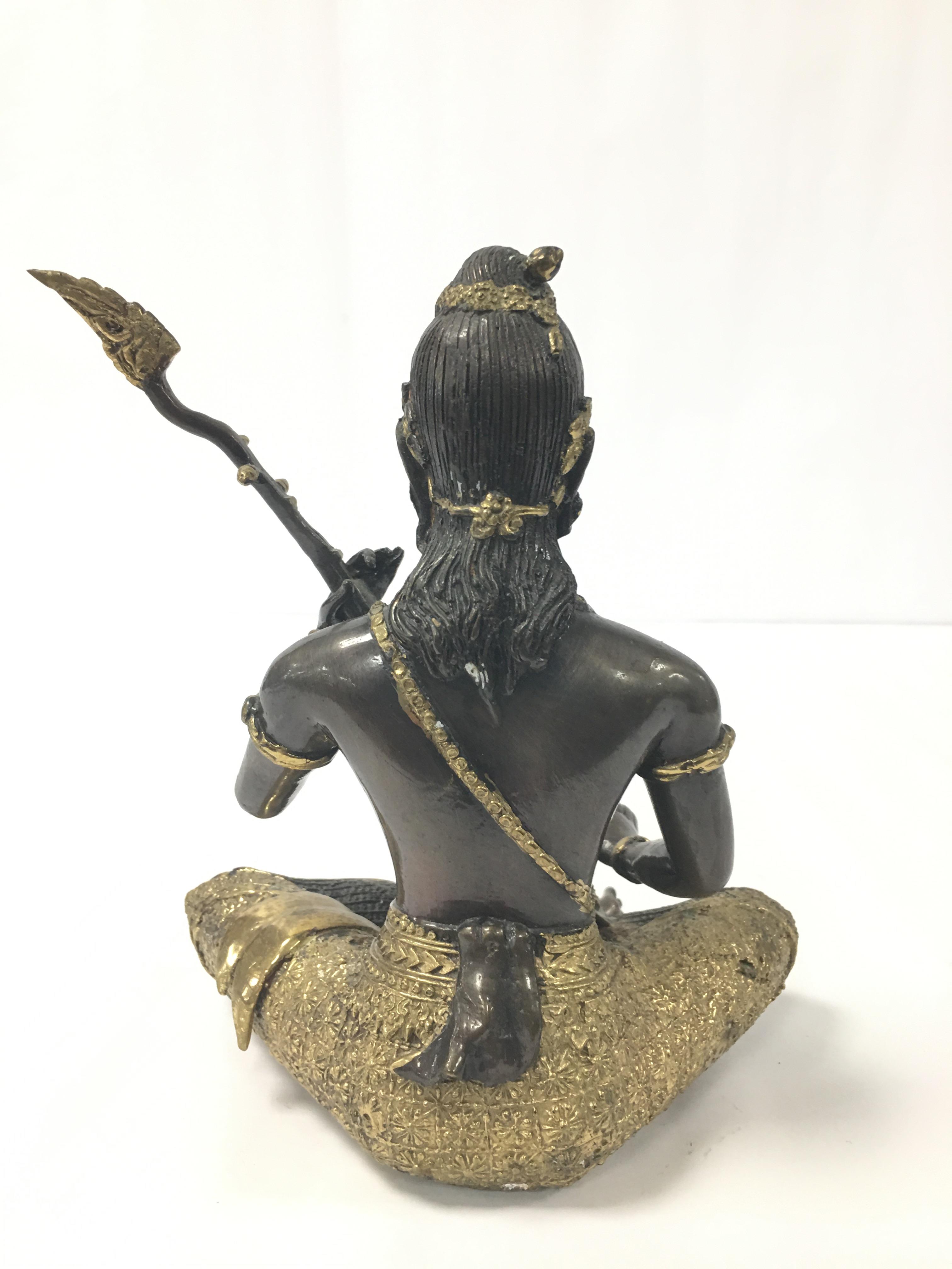 A BRONZE FIGURE OF A HINDU DEITY WITH GILT DETAILING THROUGHOUT, 19CM HIGH - Image 2 of 2