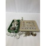 A QUANTITY OF VINTAGE CHINA DOLLS' HOUSE MINIATURES INCLUDING TEA SETS
