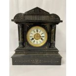 AN EARLY 20TH CENTURY WOODEN MANTLE CLOCK BY THE HAMBURG AMERICAN CLOCK COMPANY, NO 7147, 37CM HIGH
