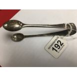 A PAIR OF LATE VICTORIAN SILVER SUGAR TONGS, HALLMARKED LONDON 1893 BY FRANCIS HIGGINS II, 43G