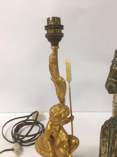 A GILT METAL AND MARBLE TABLE LAMP DEPICTING A CHERUB SAT UPON A PEDESTAL, STAMPED TO BASE "SPAIN" - Image 2 of 3