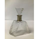 AN ART DECO SILVER MOUNTED GLASS DECANTER, HALLMARKED BIRMINGHAM 1937 BY ATKIN BROTHERS, 22.5CM HIGH