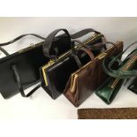 A COLLECTION OF VINTAGE LADIES HANDBAGS