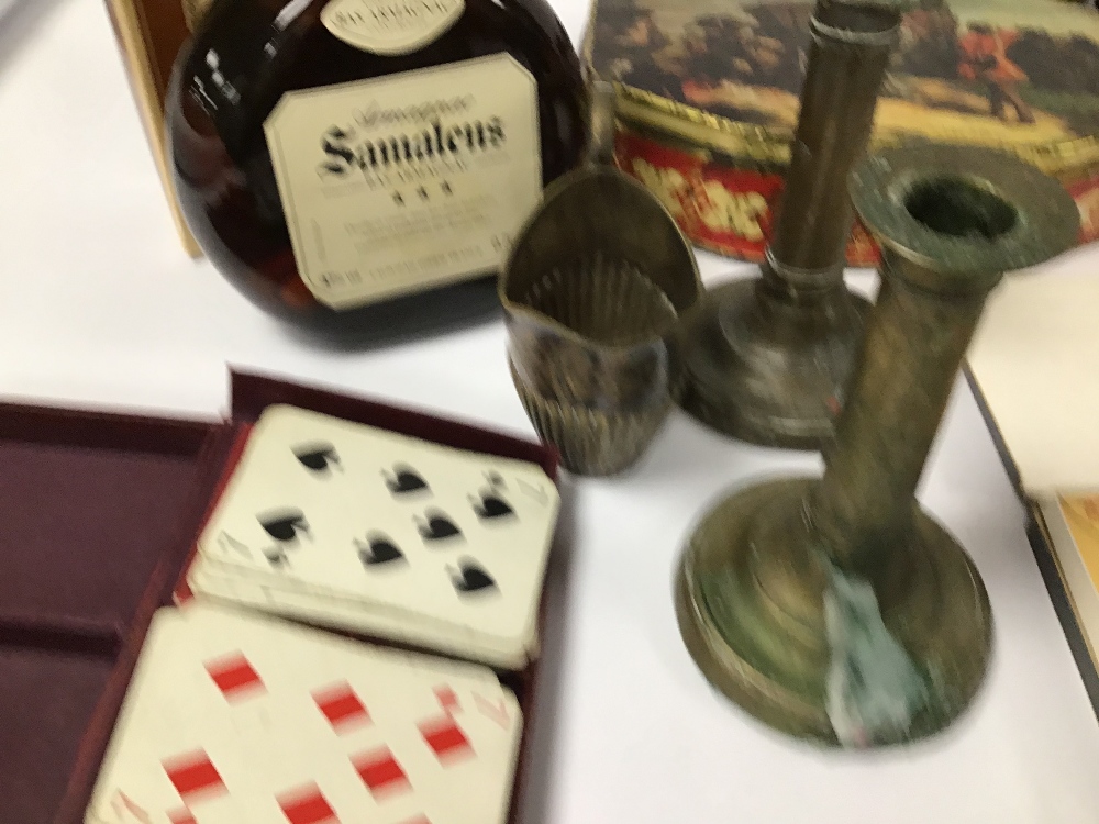 A COLLECTION OF ASSORTED ITEMS INCLUDING PAIR OF BRASS CANDLESTICKS, PLAYING CARDS, BOTTLE OF - Image 4 of 5