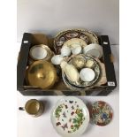 A LARGE QUANTITY OF CERAMICS, INCLUDING MASONS TRAY, ORIENTAL PORCELAIN SIDE PLATES AND MUCH MORE