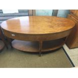 A MID CENTURY WOOD VENEER OVAL SHAPED COFFEE TABLE 120 X 60 X 56 CMS