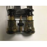 A PAIR OF ANTIQUE OPERA GLASSES WITH INTRICATE GILT DETAILING