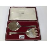 A PAIR OF UNUSUAL EDWARDIAN SOLID SILVER PASTRY SERVERS IN ORIGINAL FITTED HARRODS BOX, HALLMARKED