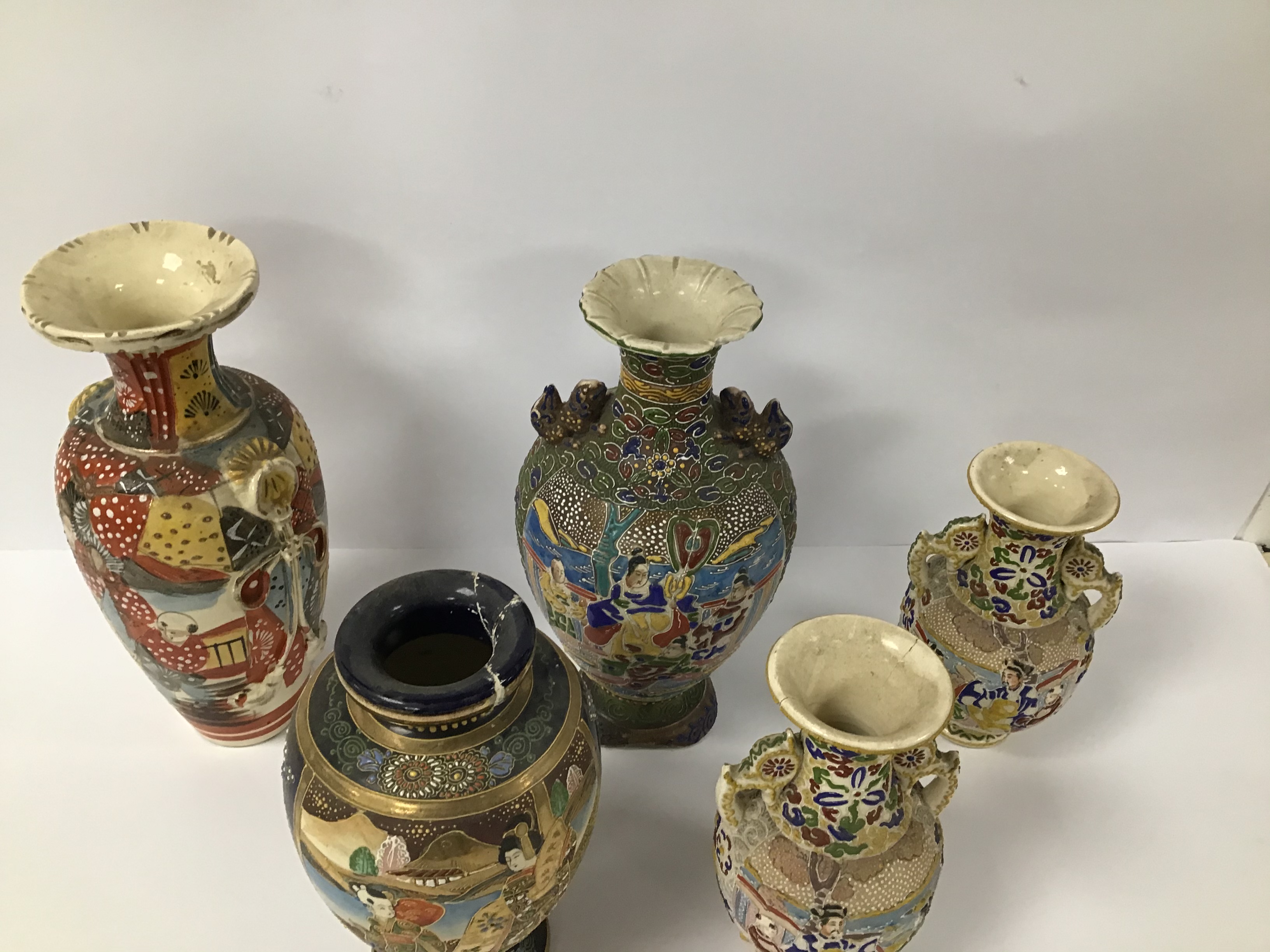 A GROUP OF FIVE JAPANESE CERAMIC VASES, INCLUDING SATSUMA WARE, LARGEST 30.5CM HIGH - Image 2 of 3