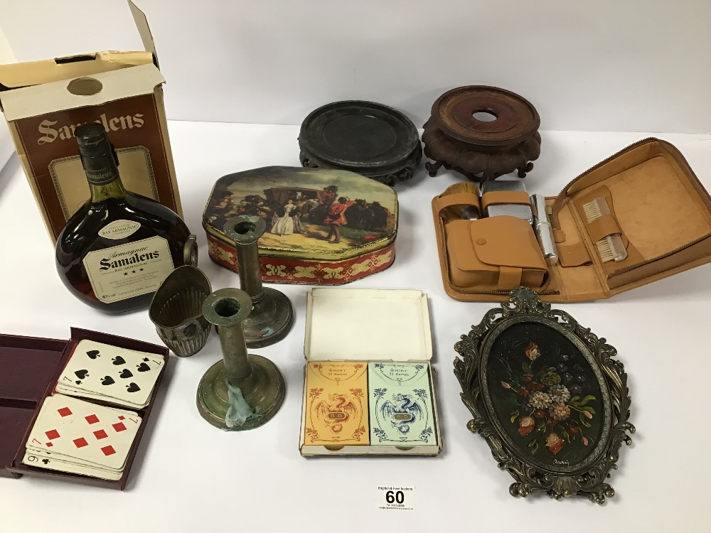 A COLLECTION OF ASSORTED ITEMS INCLUDING PAIR OF BRASS CANDLESTICKS, PLAYING CARDS, BOTTLE OF