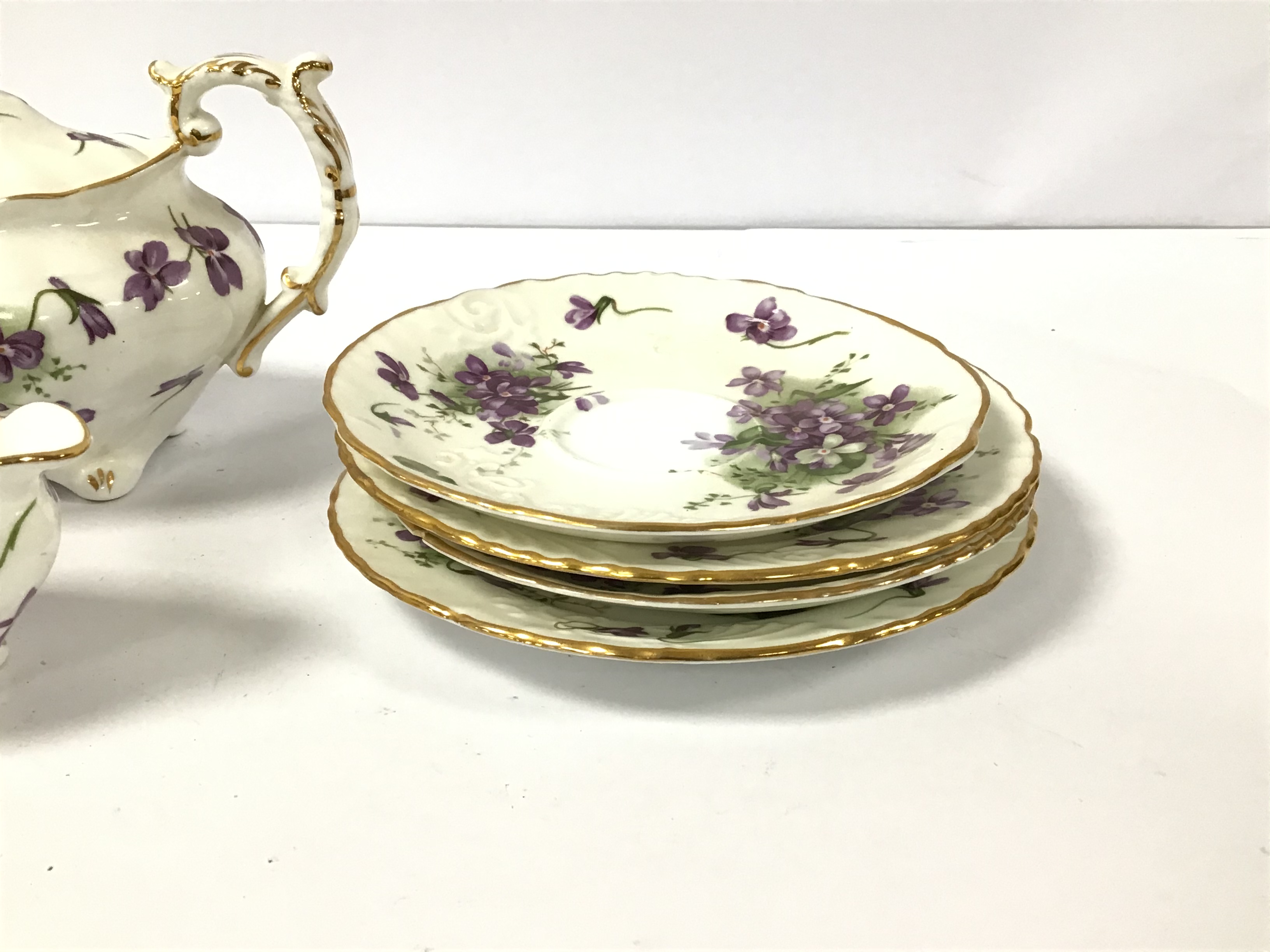 A HAMMERSLEY VICTORIAN VIOLETS PATTERN NINE PIECE BONE CHINA TEA SET, COMPRISING TEA POT, CUPS, - Image 3 of 5