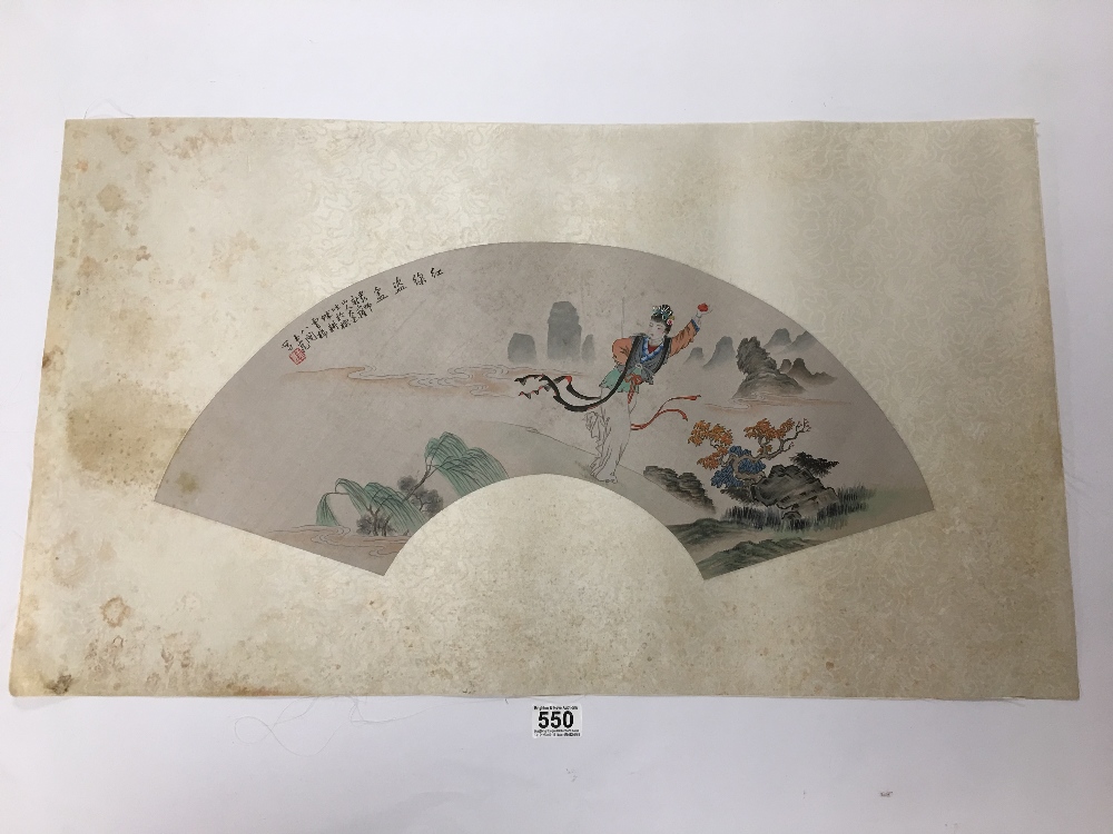 AN ORIGINAL VINTAGE PRINT ON SILK OF A DESIGN FOR A FAN DEPICTING A SCENE FROM A BEIJING OPERA, 80CM