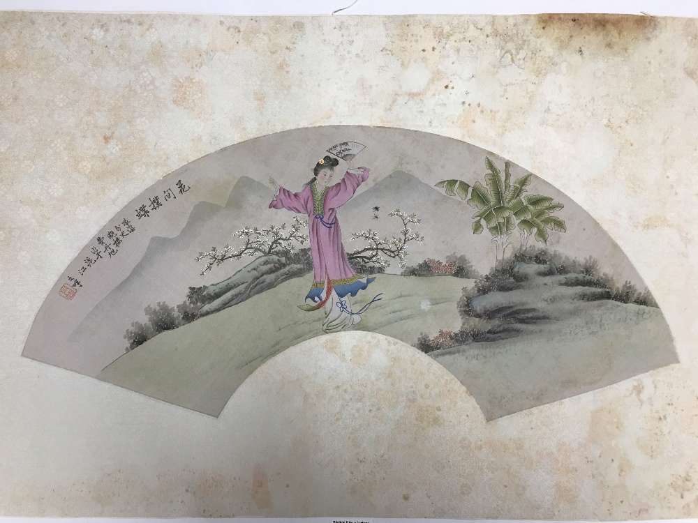 AN ORIGINAL VINTAGE PRINT ON SILK OF A DESIGN FOR A FAN DEPICTING A SCENE FROM THE BEIJING OPERA, - Image 2 of 6
