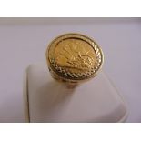 1982 half sovereign ring, approx total weight 9.4g