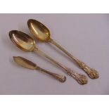 A pair of George IV Queens pattern silver basting spoons, crest engraved to the terminals, London