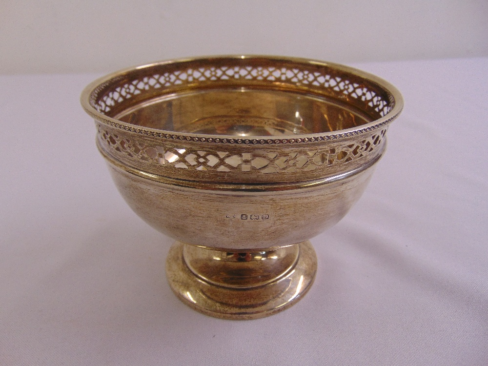 A silver circular bowl on raised circular base, Birmingham 1928