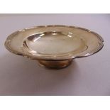 Mappin and Webb silver dish on raised circular base, Sheffield 1964