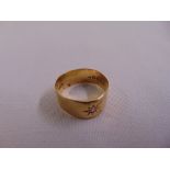 18ct yellow gold gypsy set diamond ring, approx total weight 4.8g