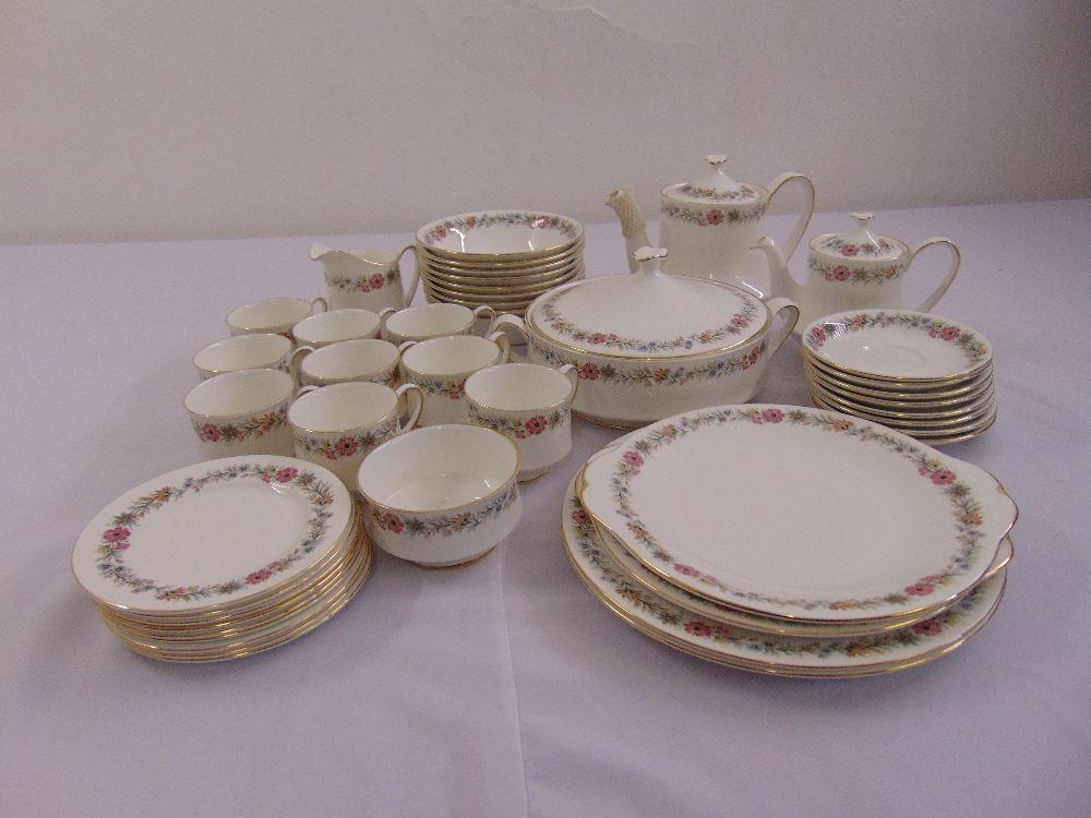 Paragon Belinda part dinner and tea service to include plates, cups, saucers and bowls (44)
