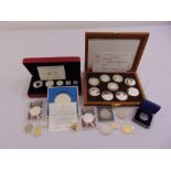 A quantity of coins to include Republic of Panama 20 Balboas silver coin in fitted case, Royal