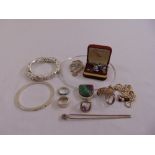 A quantity of silver jewellery to include rings, bracelets, necklace and earrings