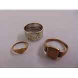 Three 9ct gold rings, approx total weight 10.0g