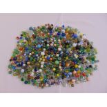 A quantity of vintage marbles various sizes and colours, approx 850