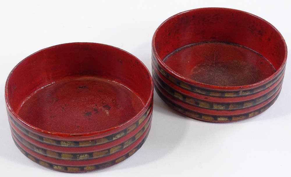 A pair of Regency papier-mache wine coasters with reeded surrounds, diameter 13.5cm - Image 2 of 3