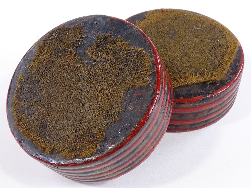 A pair of Regency papier-mache wine coasters with reeded surrounds, diameter 13.5cm - Image 3 of 3