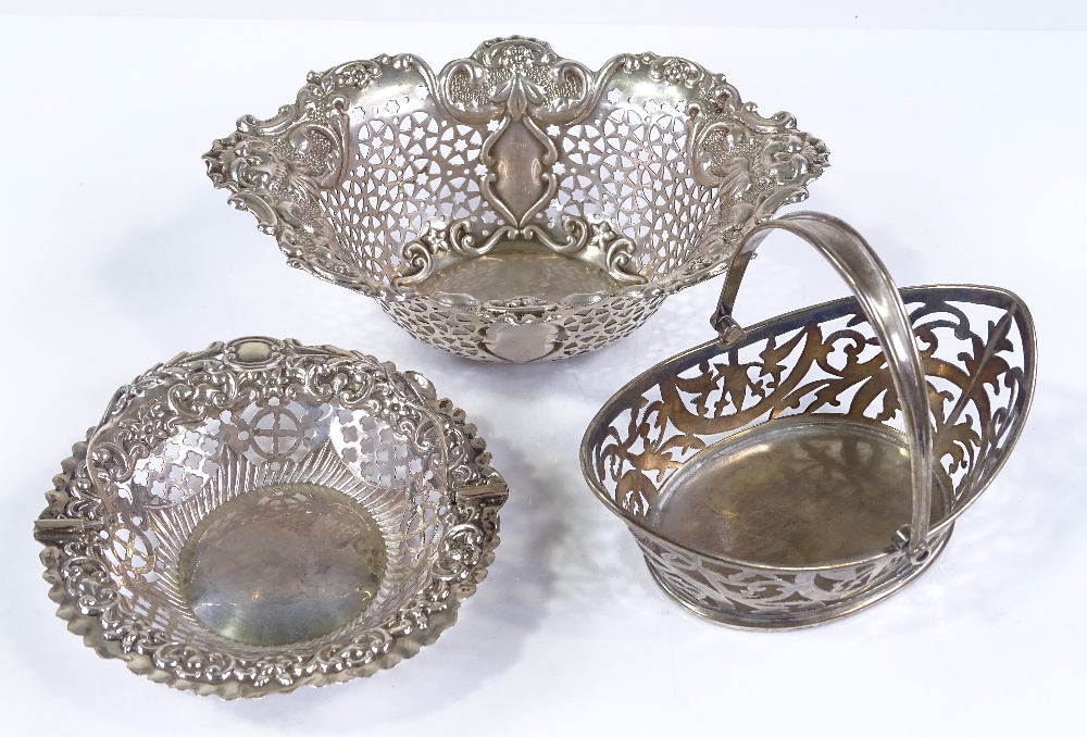 3 pierced and embossed silver bon bon baskets, largest length 14cm, 5.4oz total (3) - Image 2 of 3