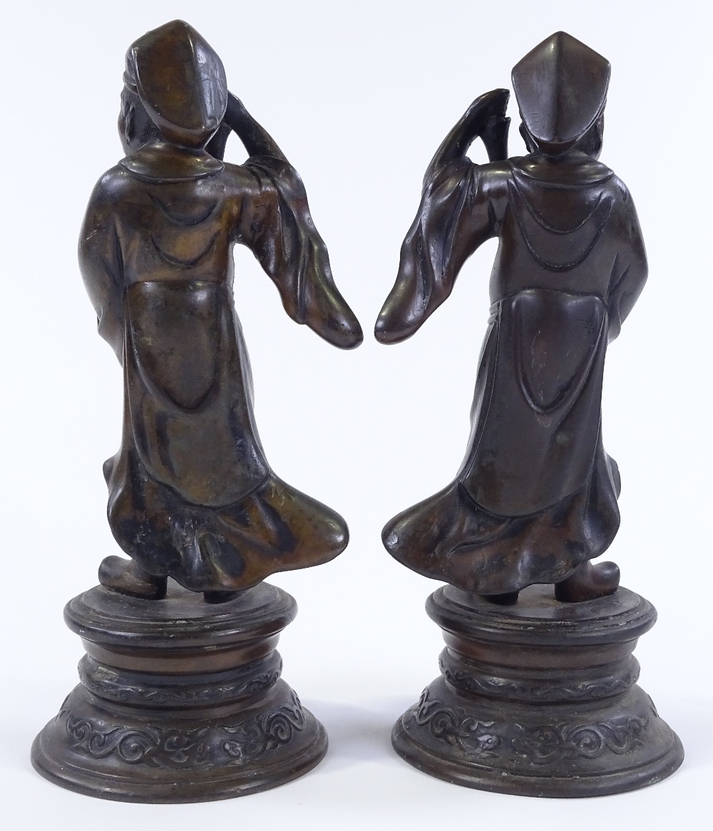 A pair of Chinese patinated bronze standing figures, circa 1900, height 26cm - Image 3 of 3