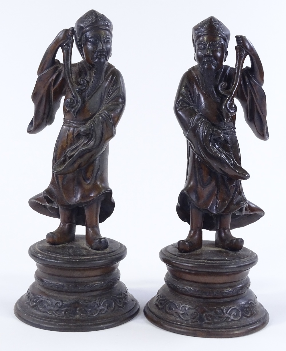 A pair of Chinese patinated bronze standing figures, circa 1900, height 26cm - Image 2 of 3