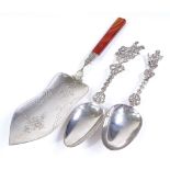A Dutch silver serving slice with agate handle, length 28cm, together with 2 similar Dutch silver