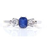 An 18ct gold 3-stone sapphire and diamond ring, topped with platinum, sapphire measures 5.17mm x 4.