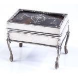 An Edwardian miniature silver and tortoiseshell picquet inlaid jewel box, by William Comyns & Sons