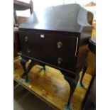 An Edwardian mahogany 2-drawer bureau, on cabriole legs, W80cm