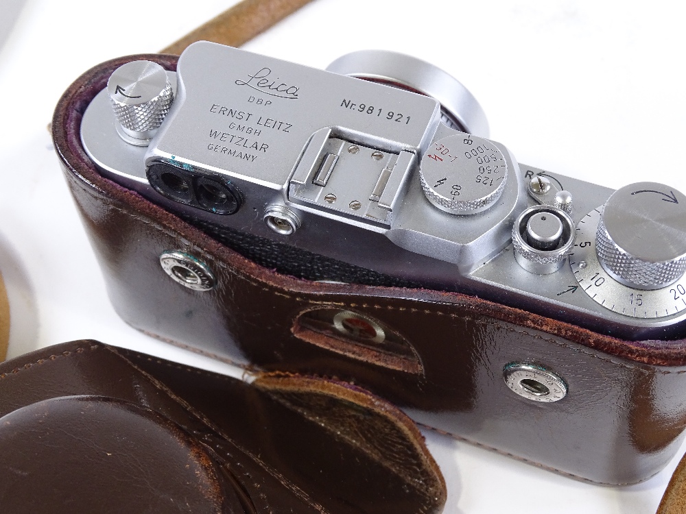 A Leica 111G camera, circa 1959, serial no. 981921, leather-cased - Image 2 of 3